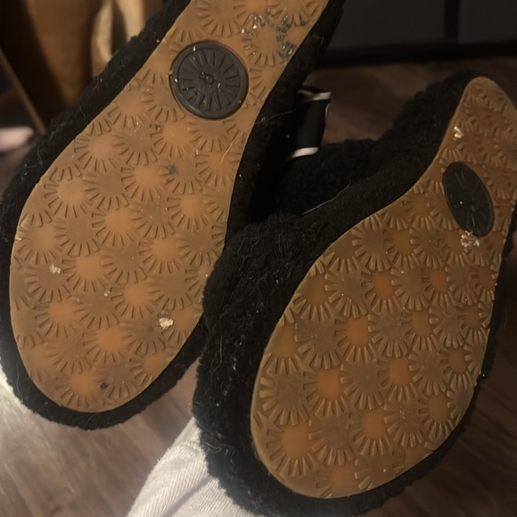 Ugg Slides - Picture 5 of 5